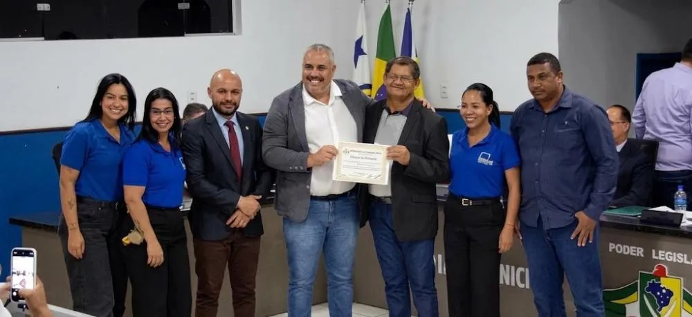 Diretor do Hospital Dr. Júlio Perez recebe Moção de Aplausos na Câmara de Guajará-Mirim